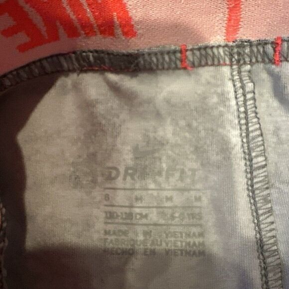 Nike Dri-Fit Girl’s Cropped Leggings Pink Athletic Capris Size Medium 5-6 Years - Picture 3 of 7